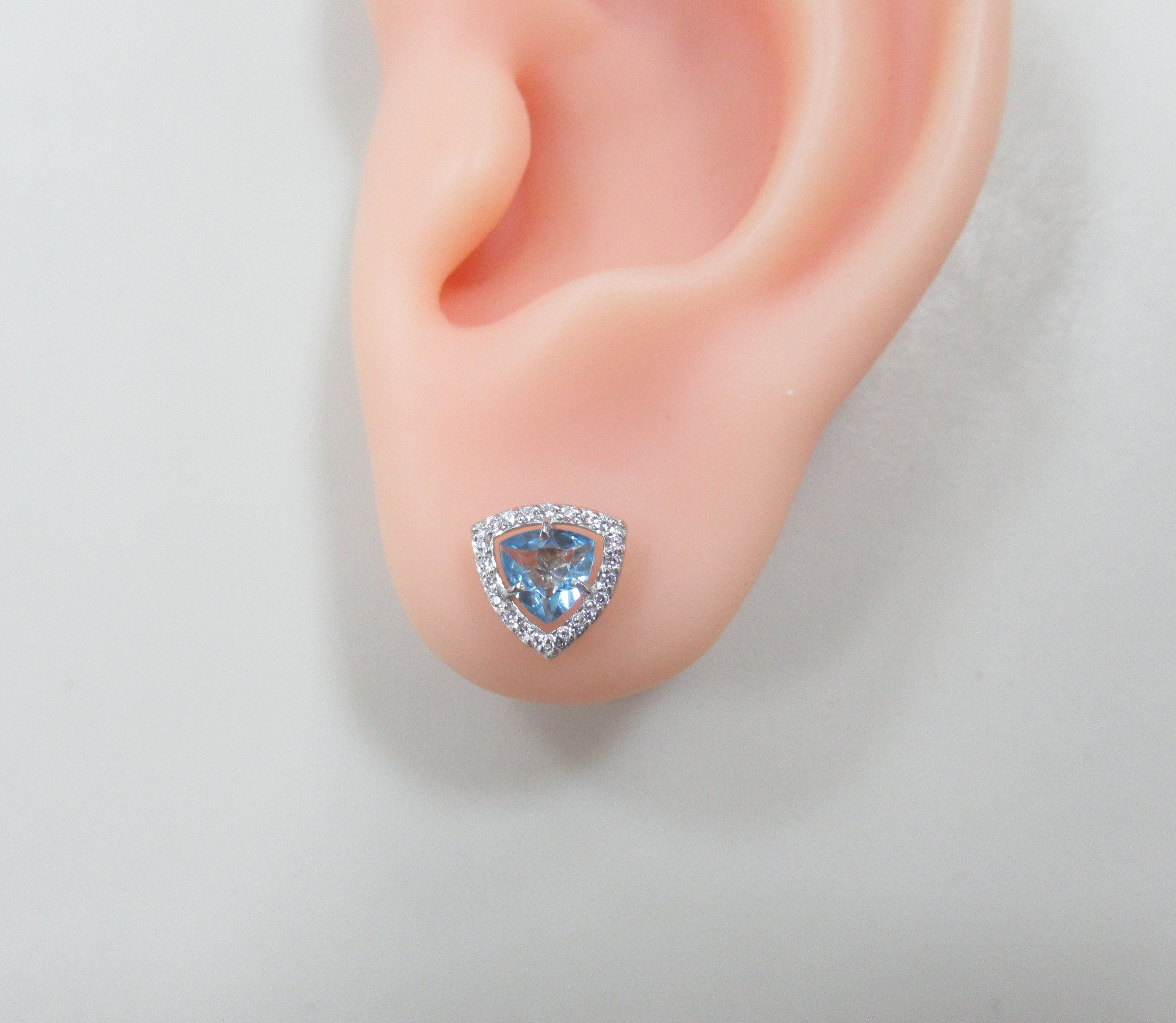 10512-000677 Серьги (Au 585)